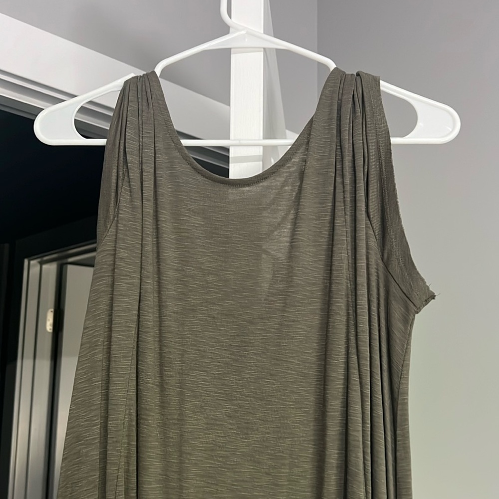 Maurice’s green sleeveless dress